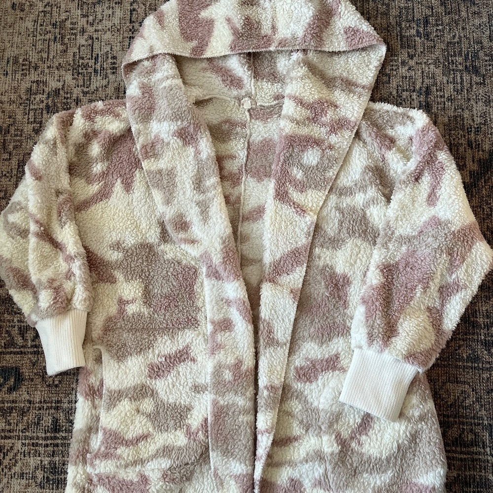 Hem & Thread Sherpa hooded sweater